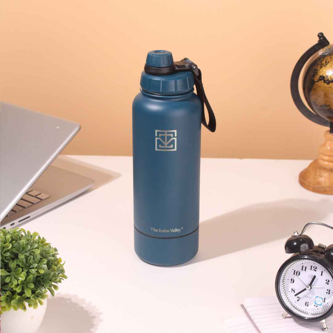 Premium Stainless Steel Vacuum Insulated Water Bottle 900 ml Flask, Storage Container, Hot & Cold - Image 3